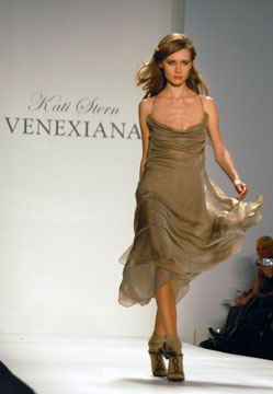 Venexiana Fall 2007 Runway