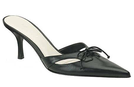 naseby-pointed-toe-bow-slide_011209